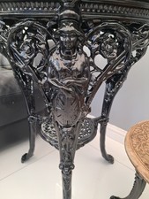 Vintage Britannia Cast Iron Pub Table - Round Wooden Top (Cafe / Bistro) - 690mm