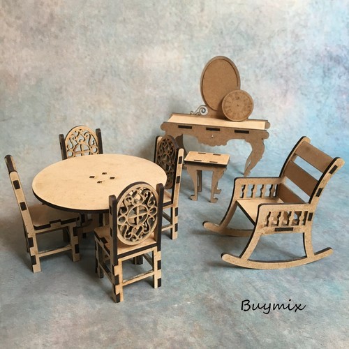 Various wooden dolls - various,