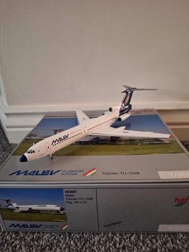 200 malev hungarian airlines - 1:200,