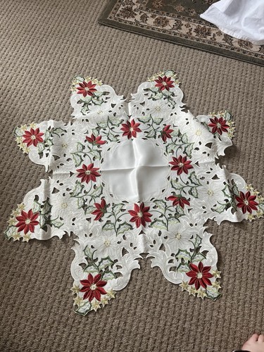 Christmas table cloth - christmas, doilies