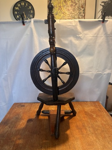 Spinning wheel antique - antique, wooden