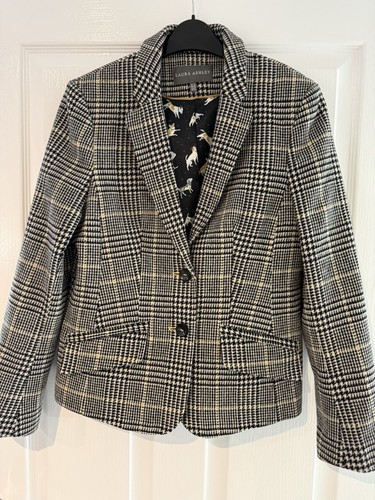 Laura ashley 100 wool - ashley, blazer