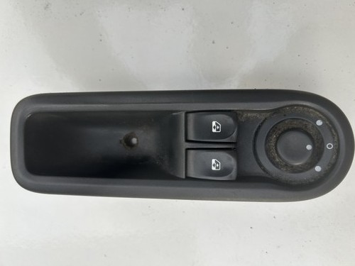 Renault clio 2009 front - o/s,