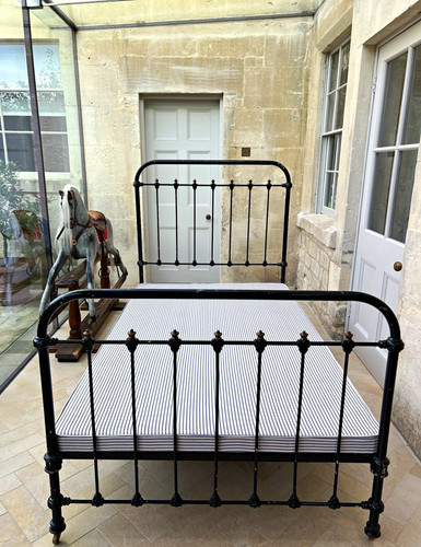 Antique victorian iron bed - victorian,