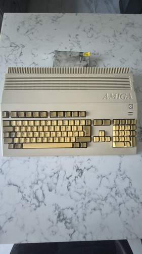 Commodore a500 amiga computer - commodore,