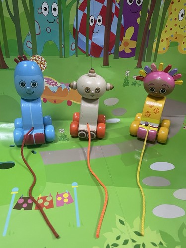 The night garden pull - garden, along