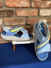 CURVES Blue yellow Rocker