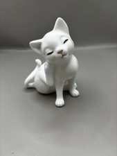 Royal Osborne Scratching Cat