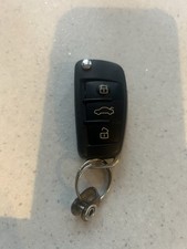 GENUINE AUDI 3 BUTTON REMOTE FLIP KEY FOB A1 Q2 ETC 81A837220