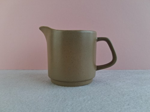 Meakin 9cm tall - j, g