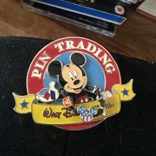 Disney pins mickey - mickey, with
