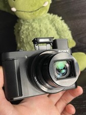 Y2K Sony Cyber-shot DSC-HX80