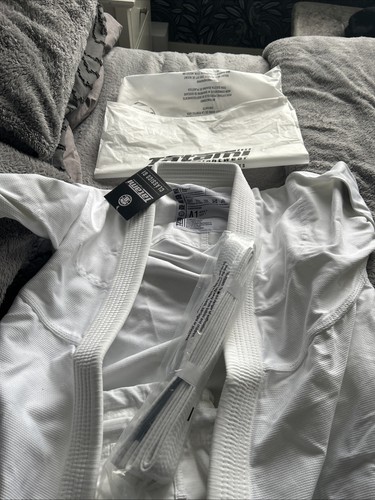 Brand new never worn jitsu - new,