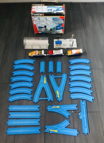 Please read vintage tomica - please,