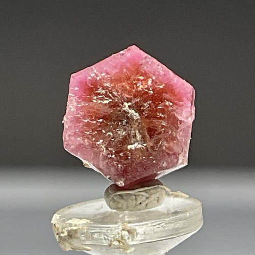 Rocks red beryl - rocks, wha