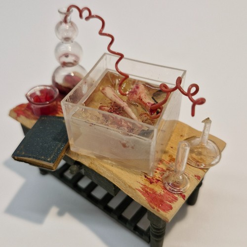 24th scale dolls house - 24th,