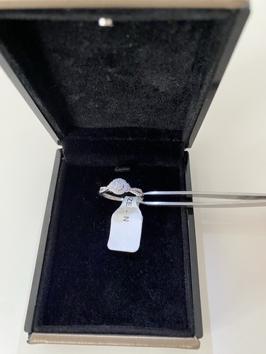 9ct white gold - white,