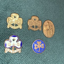 x5 Vintage Girl Guides Badges