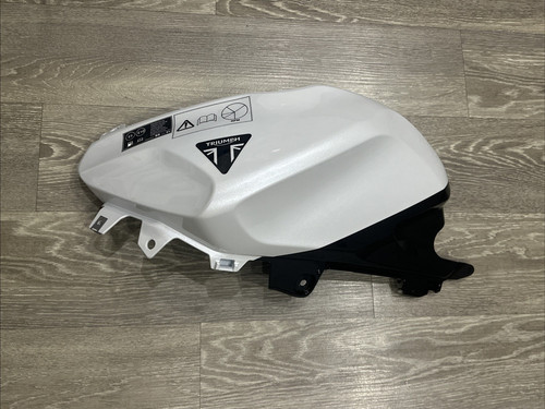 Triumph daytona 660 left hand - triumph, 660,