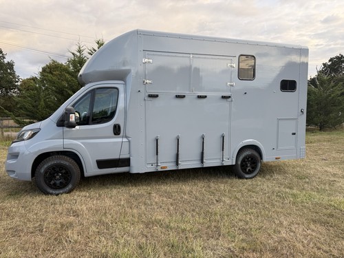 Peugeot boxer horsebox 5t - peugeot,