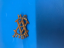 ORIGINAL  1st BATTALION VICKERS ARMSTRONG HOME GUARD CAP BADGE