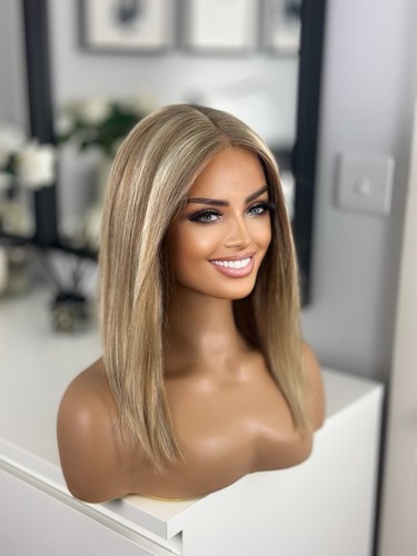 Balayage highlighted biscuit - highlighted,