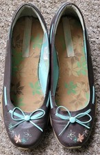 KangaROOS Brown Slip On Shoes  Size 7 Bow and Flower accent. Retro Y2K