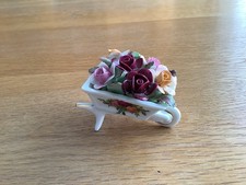 ROYAL ALBERT OLD COUNTRY ROSES WHEELBARROW WITH FLOWERS EXC COND. POST FREE