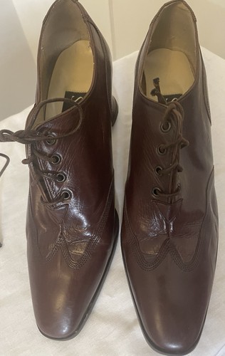 Brown leather laced shoes - laced,