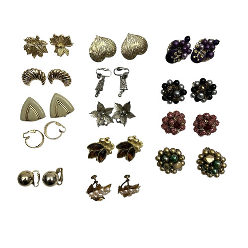 Vintage costume jewelry - jewelry, clip