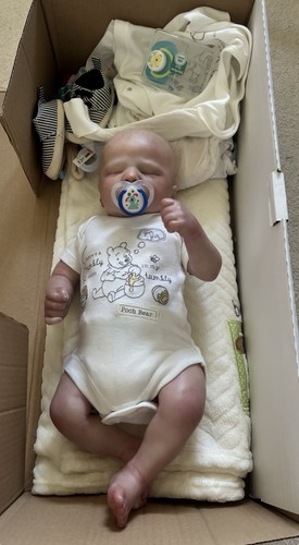 Very realistic boy reborn - , doll