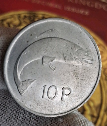 Ireland ten pence coin - ireland, 1976