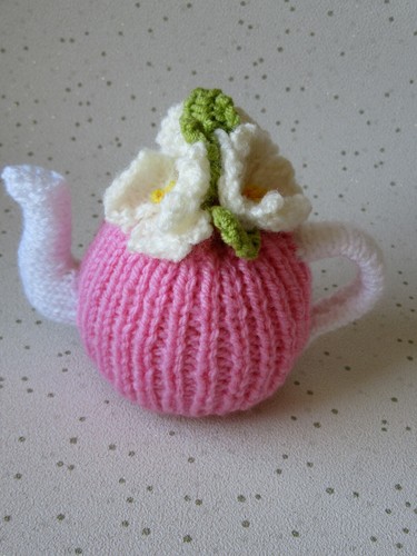 Knitting pattern pink teapot - knitting,
