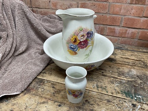 Vintage wash bowl - wash, jug+