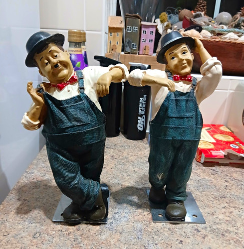 Laurel hardy figurines - laurel,