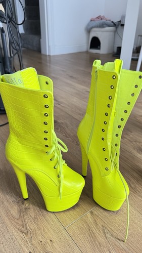 Hella heels snap size 4 - hella,