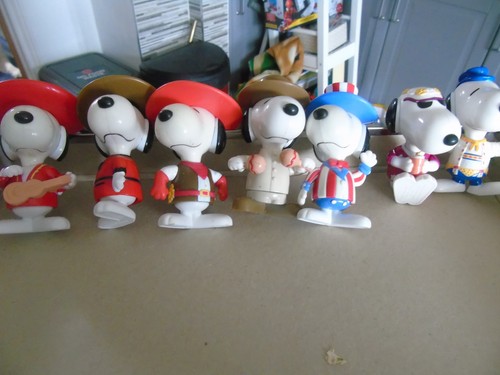 Macdonald toys snoopy all - macdonald's,