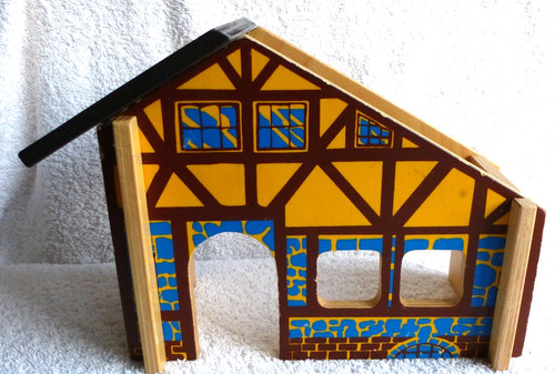 Wooden toy farm building - ,