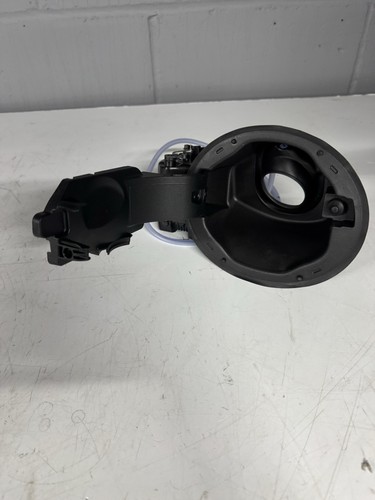 Jaguar fuel filler - xe,