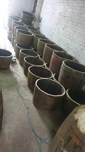 Grade half whiskey barrel - half,