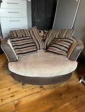 Round swivel cuddle chair - round,