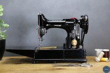 1955 Singer 222k Featherweight Sewing Machine + Extras + Case + Warranty