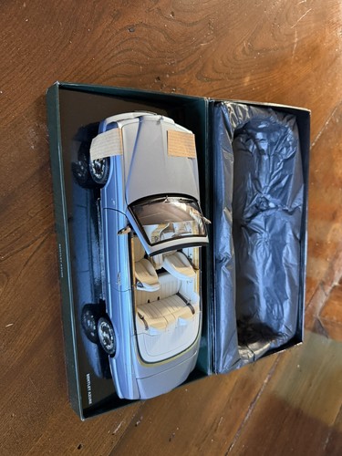 Bentley azure minichamps 18 - bentley,