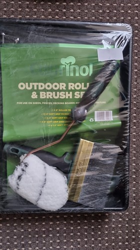 Large brush and - , roller