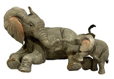 Tuskers Elephant Ornament ‘Gentle Touch’ Mother Elephant with Calf 2002