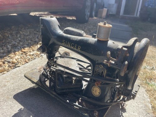 Vintage singer sewing maching - vintage,