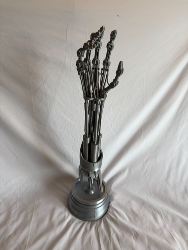 The terminator 800 - t-800, arm