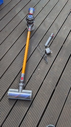Dyson cordless vacuum - v8,