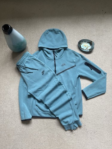 Nike sportswear tech - 💙🔥,