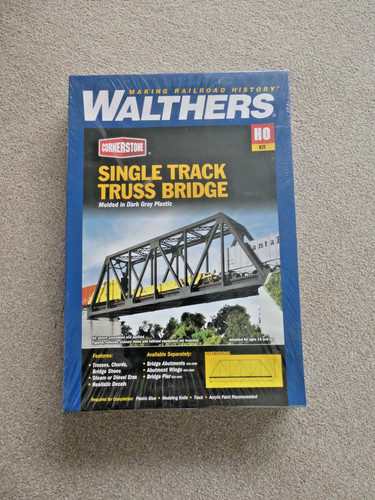 Walthers cornerstone - ho,